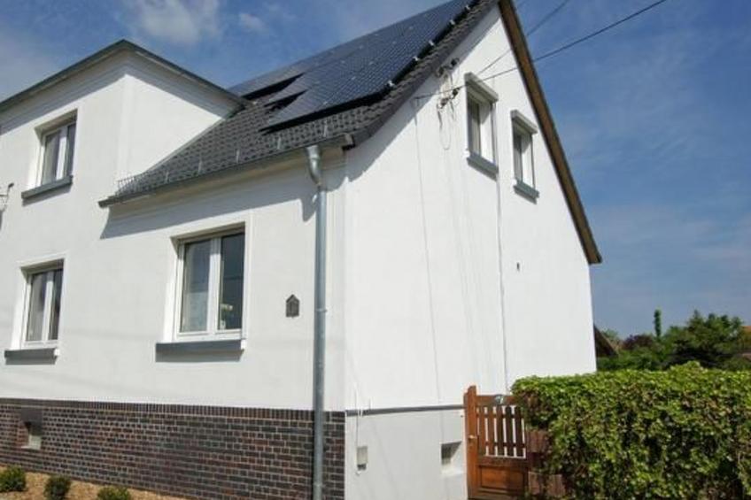 in Pouch mit Kleinem Garten