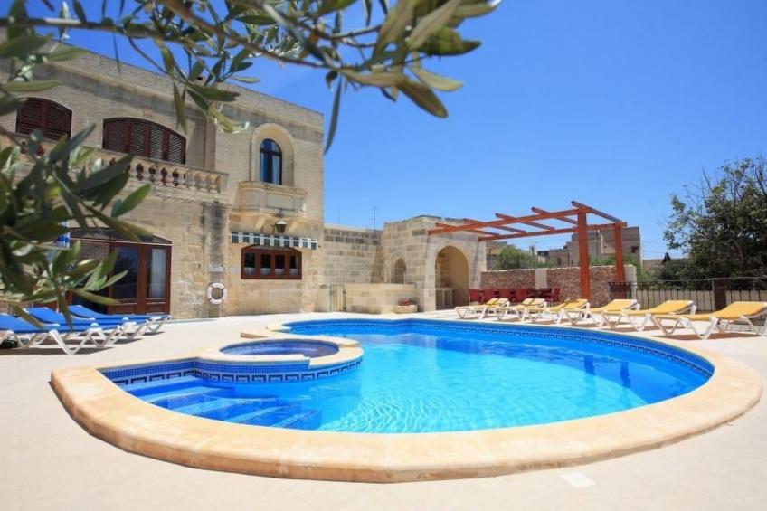 Villa "Ta Menzja" mit Garten, Grill und Terrasse