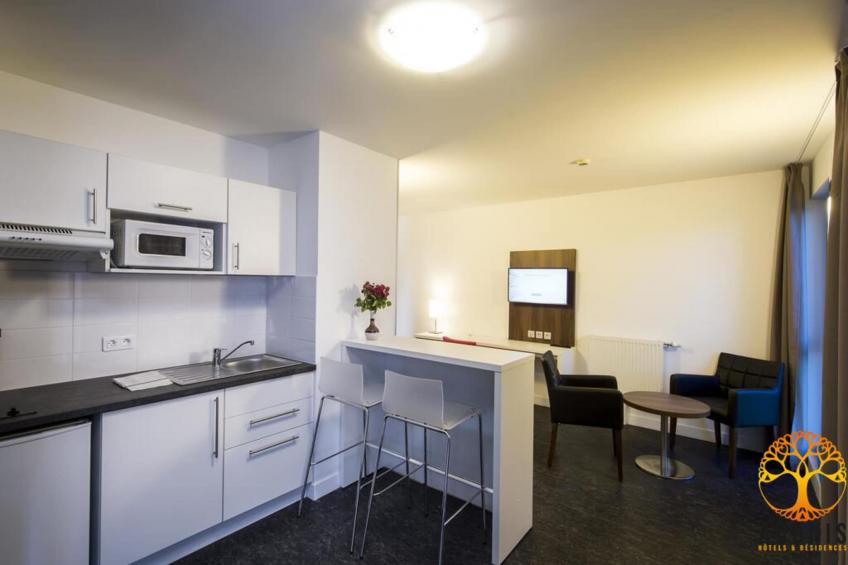 Adonis Dijon single studio - foto 3