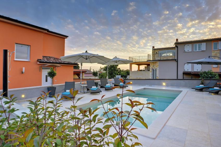 Ferienvilla mit Garten, Grill und Terrasse - foto 6