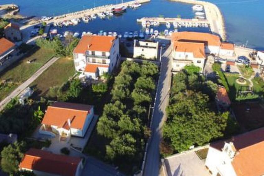 Modernes Ferienhaus in Dobropoljana mit Terrasse, Garten und Grill - foto 48