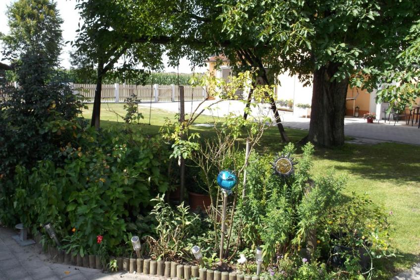 Appartementhaus mit Balkon und Gemeinschaftsgarten - foto 11