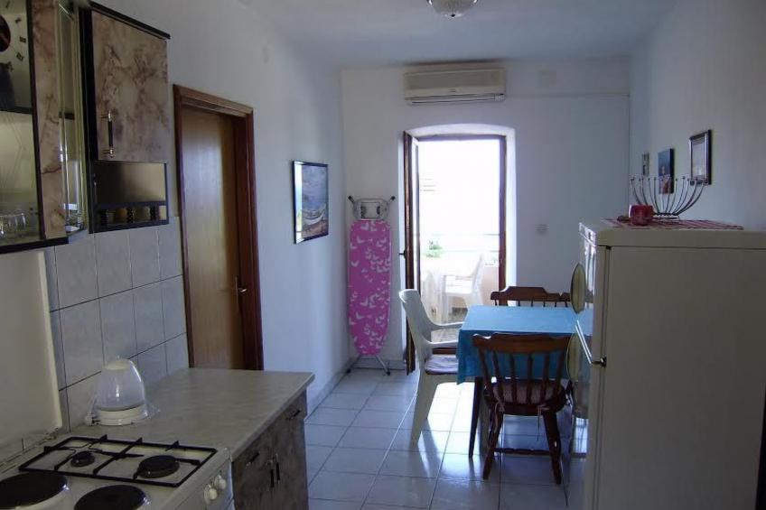 in Ivan Dolac mit Terrasse - foto 9