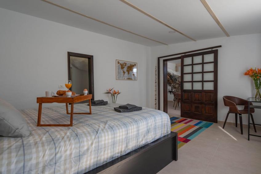 Spektakuläre Höhle mit zwei großen Terrassen am Meer - foto 6