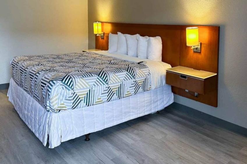 1 King Bed  Smoking - foto 7