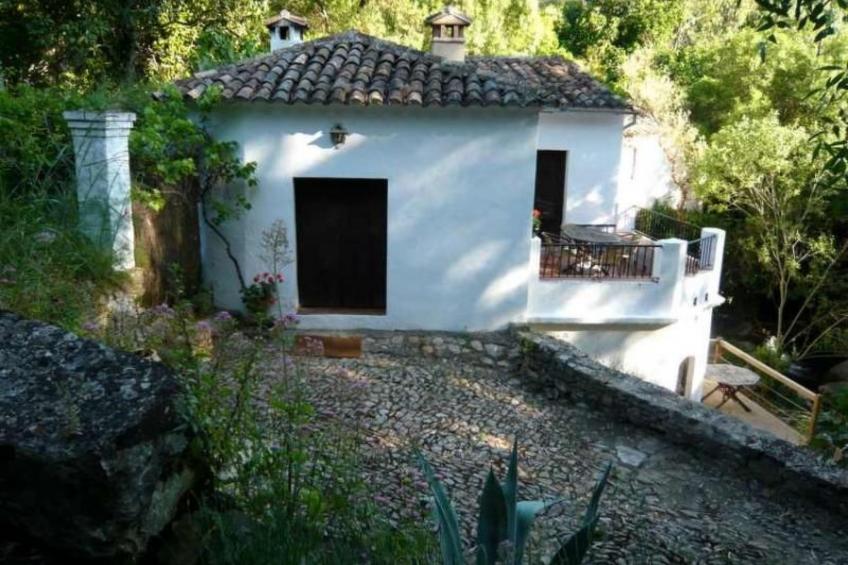 mit Terrasse in der Nähe eines Wasserfalls - foto 3