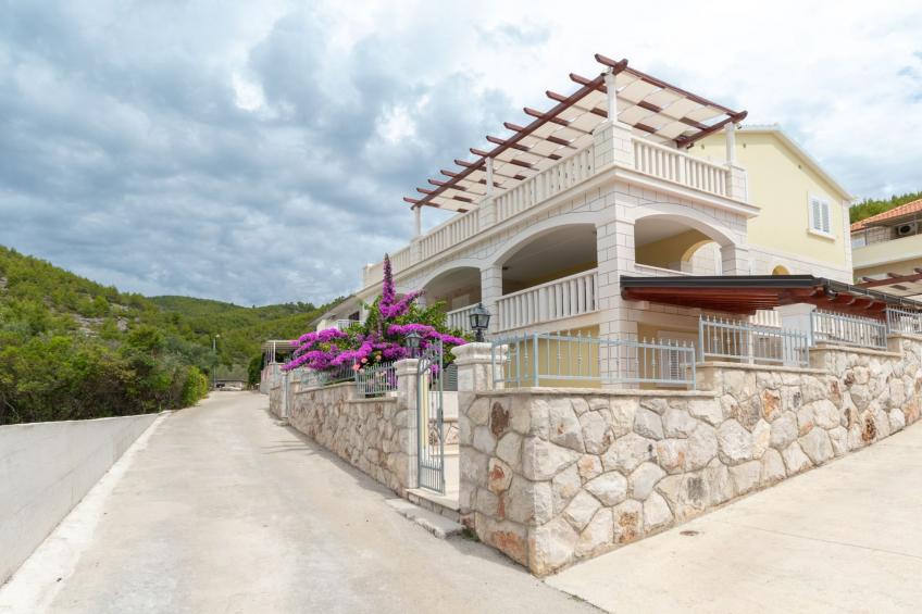 Modern Villa with Pool - foto 30