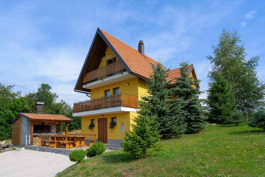 Holiday home with barbecue and terrace - BF-5XXJ9