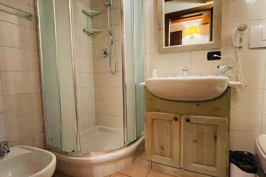 Zwei-Zimmer-Wohnung im Dachgeschoss 4 p. l. Villa Frejus - foto 8