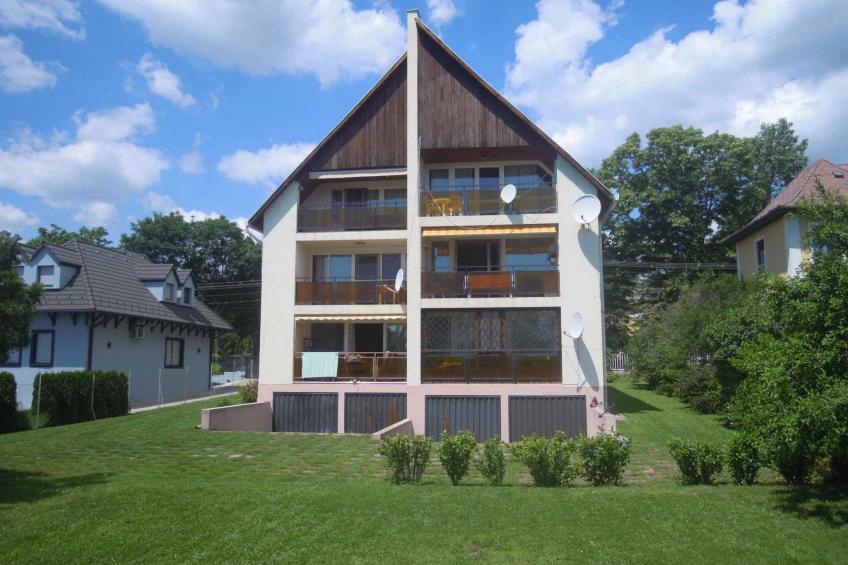 Holiday apartment centrally located with view onto Lake Balaton - BF-9B9C