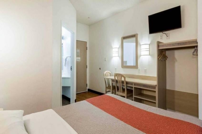 1 queen bed  mobility accessible tub nsmk - foto 8