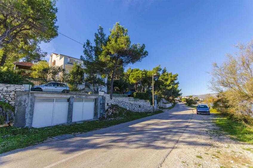 Holiday apartment with air conditioning, terrace and sea view in Slatine - BF-JB633 - foto 8