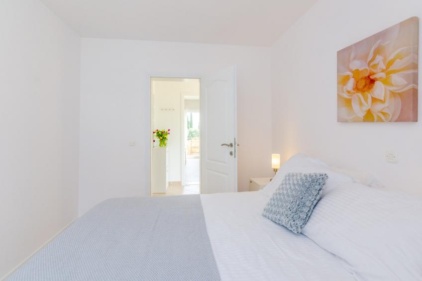 Color Apartments - Comfort One Bedroom Apartment with Terrace and Partial Sea View (Yellow) - foto 8