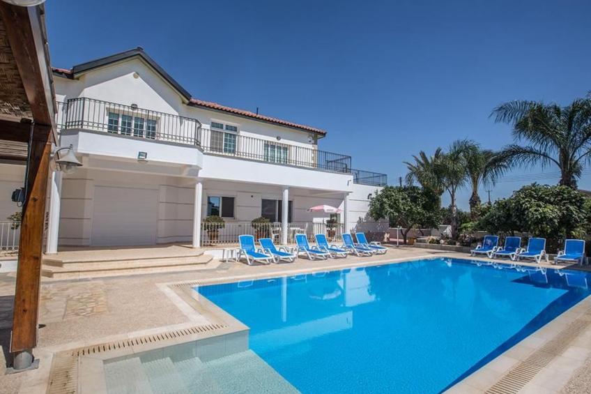 Familienvilla in Paralimni mit spektakulärer Aussicht - foto 2