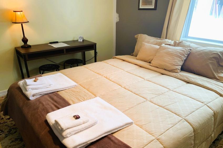 King Bed Riverfront Suite - foto 23
