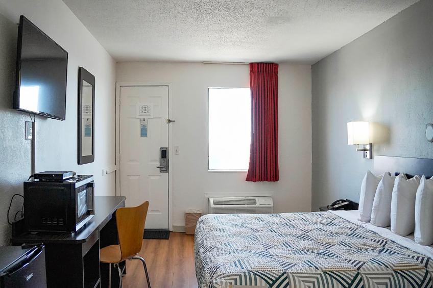 1 King Bed  Non-Smoking Micfridge