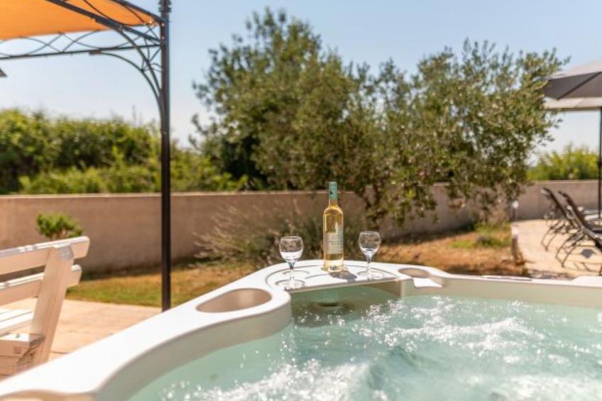 Holiday house Tina with jacuzzi and pool - foto 6