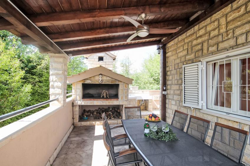 für 8 Personen mit privatem Swimmingpool im Hinterland von Split - foto 3