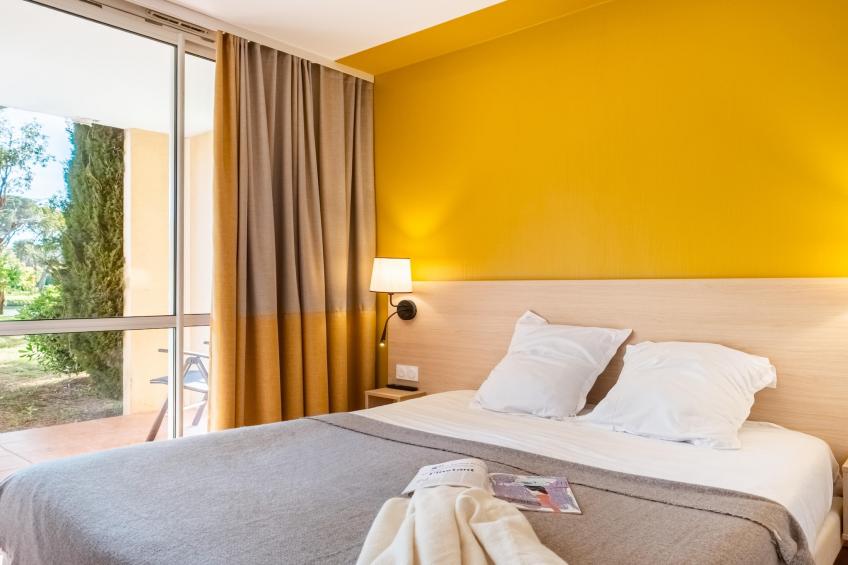 P&V Premium les Rives de Cannes Mandelieu Apartment 6 people - 1 bedroom + 1 sleeping alcove - Terrace or balcony - River view - Renovated - foto 5