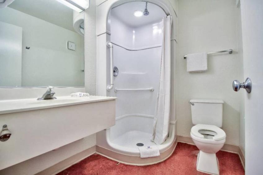 2 FULL BEDS  MOBILITY ACCESS RI SHOWER NSMK - foto 16