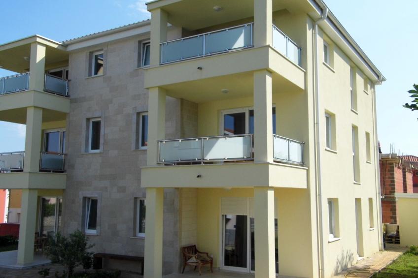 Modernes Apartment mit teilweisem Meerblick