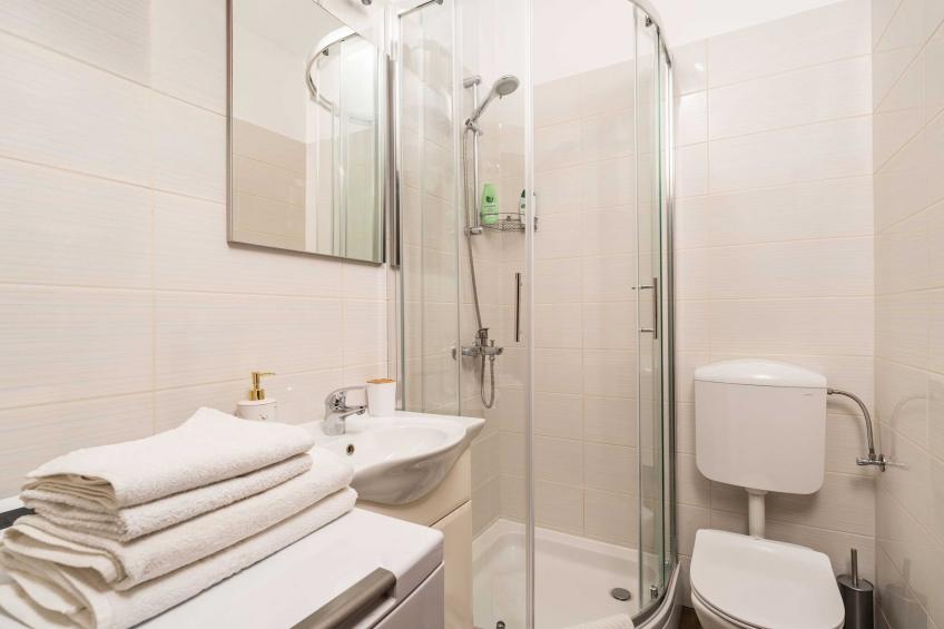 Apartment Family Tokić - One Bedroom Apartment with Terrace - foto 18