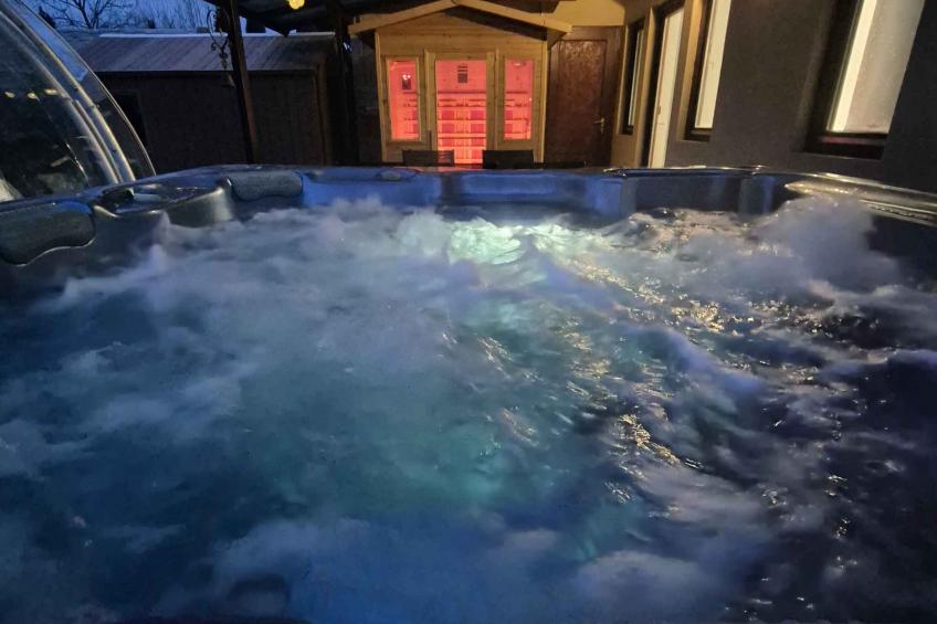 Vakantiehuis met infrarood sauna en jacuzzi - VW-5Z89B - foto 44