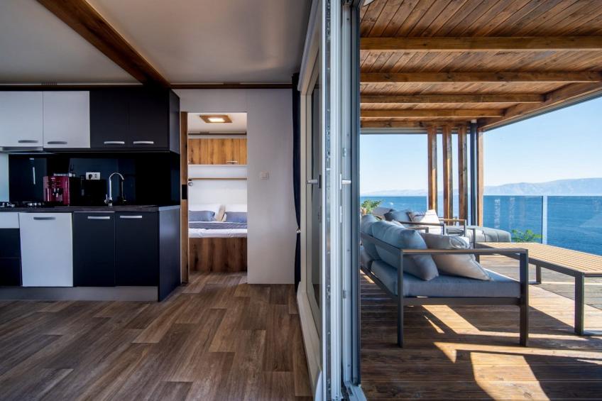 Seaside Deluxe Escape at Klenovica Camping - Two Bedroom Mobile Home with Hot-Tub  (owner 419) - foto 3