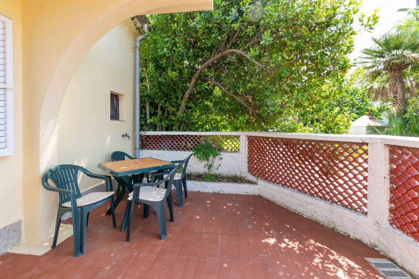 Holiday home with terrace and barbecue - BF-ZP6YR - foto 23