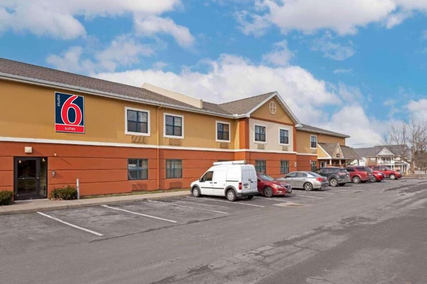 1 King Bed | Mob Acc RI Shwr Ste Nsmk Ktchn - foto 5