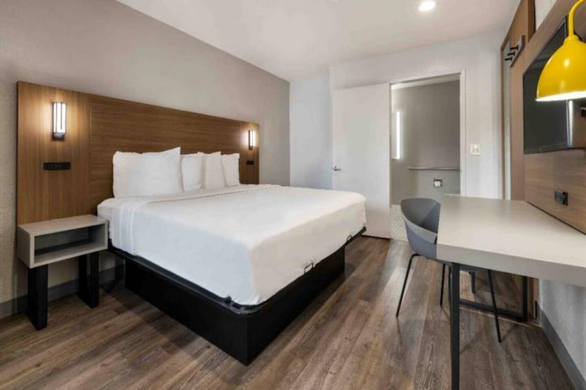 1 King Bed  Non-Smoking - foto 9