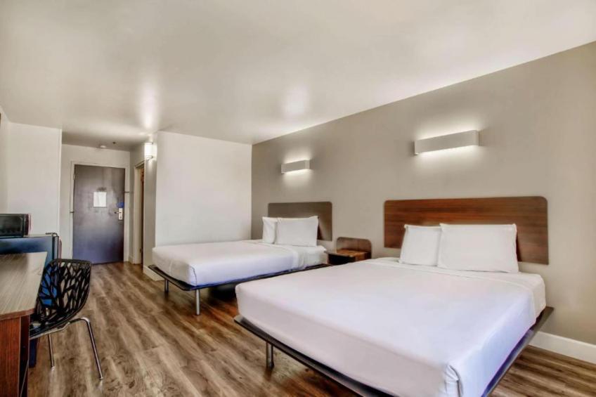 2 Queen Beds  Non-Smoking - foto 11