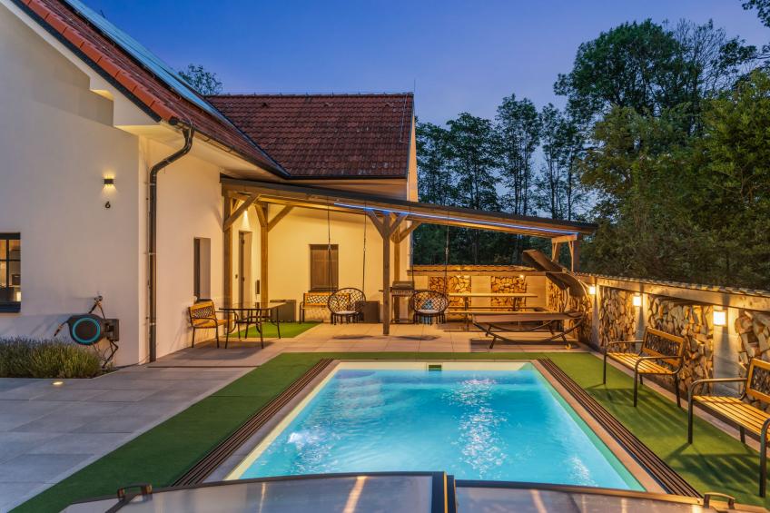 Party & Friends Villa