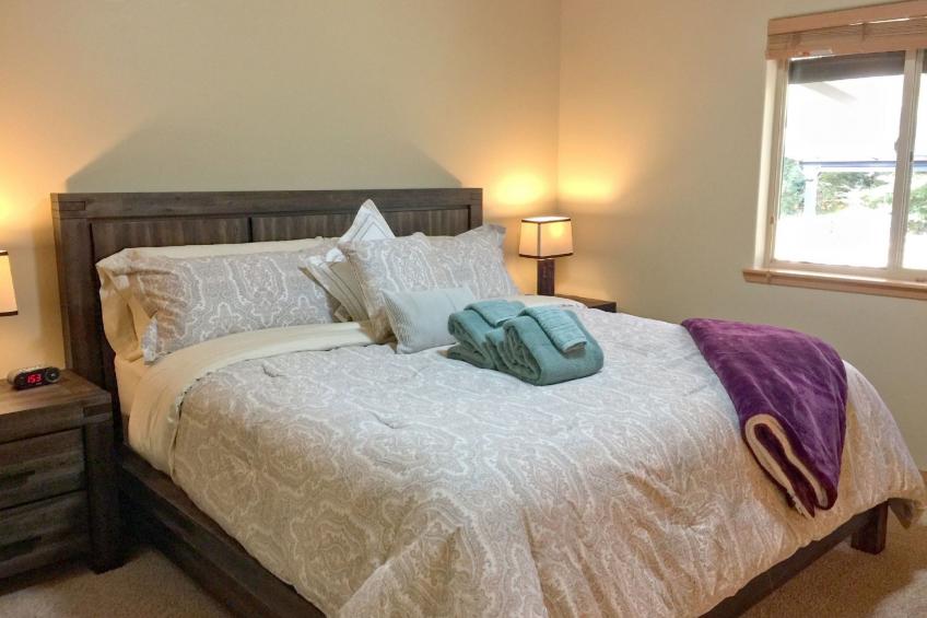 Moderne Hütte mit Whirlpool, Haustieren OK und Wi-Fi - foto 10