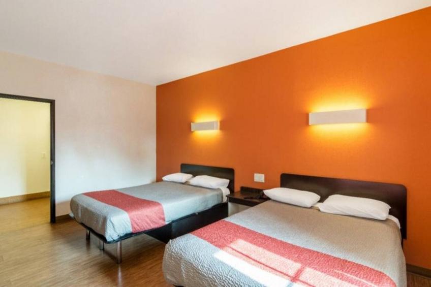 2 Queen Beds  Micfridge - foto 6