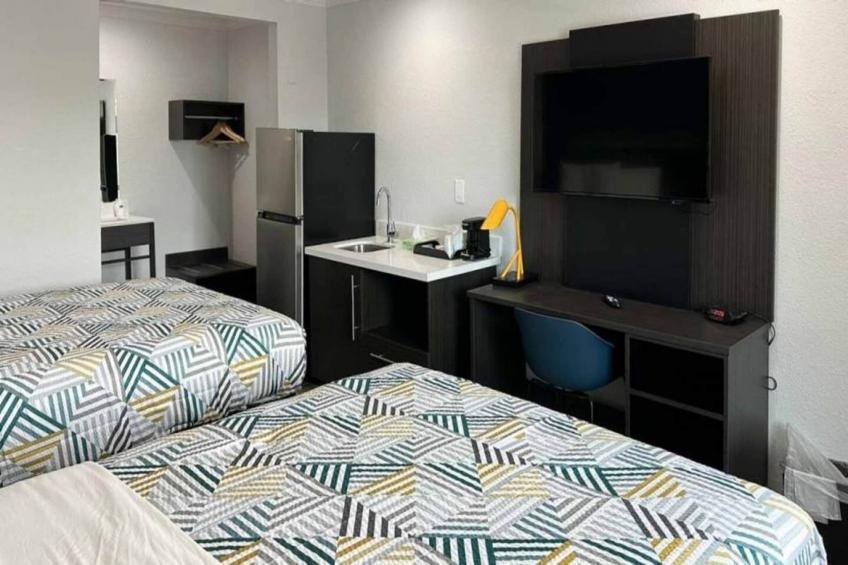 2 Queen Beds  Non-Smoking Micfridge - foto 5