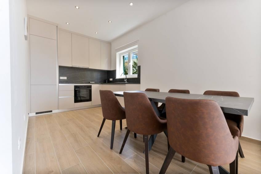 Luxury Living at Horizon Retreat - Premium Two Bedroom Apartment (owner West S5)