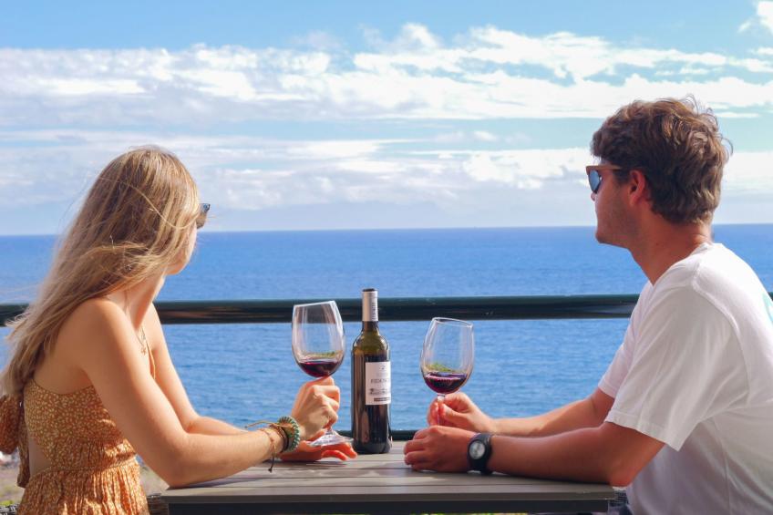 Zweitstöckiges Ferienvilla mit Terrassen, Pool, Sauna sowie herrlichem Berg- un - foto 18