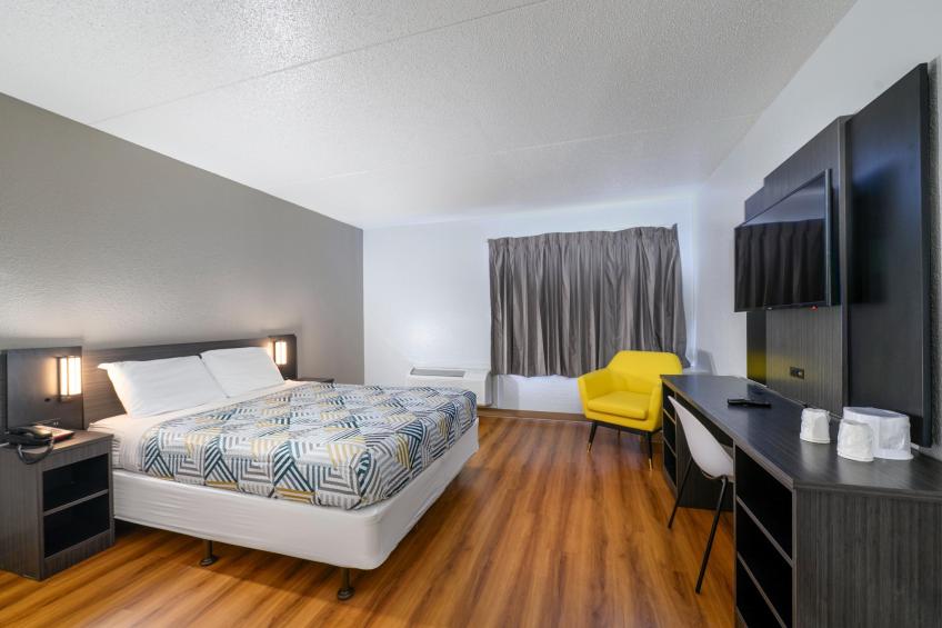 1 King Bed  Non-Smoking Micfridge - foto 9