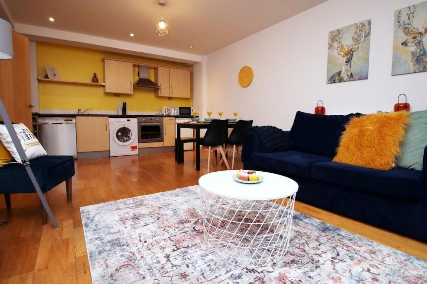 Zentrale Wohnung Bristol, 2 Betten, Balkon, Wi-Fi - foto 3