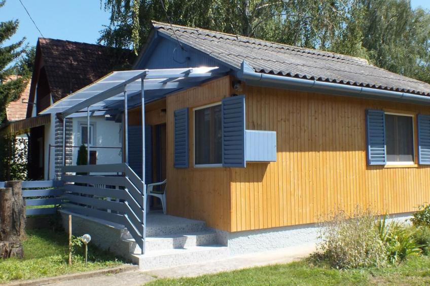 Freistehendes Ferienhaus beim Wellnessbad mit eingezäuntem Garten und Terrasse - foto 2