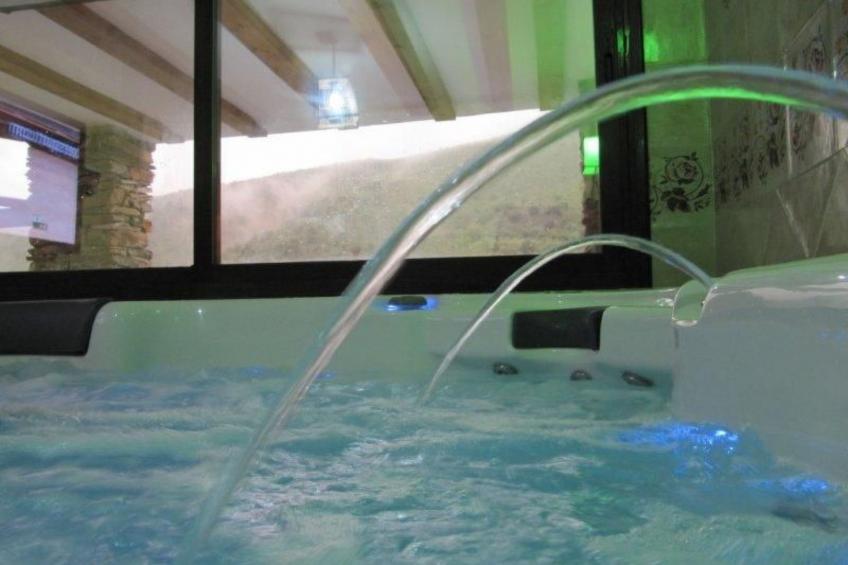 Haus mit integrierter Felswand und Jacuzzi - foto 4