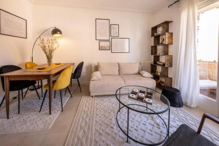 06b - Beau 2 Pièces Rénové Avec Terrasse Vue Mer - foto 10