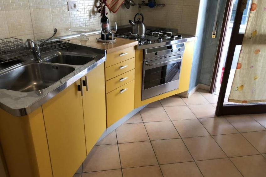 Geräumige und helle Wohnung in Mehrfamilienhaus mit Aufzug - foto 12