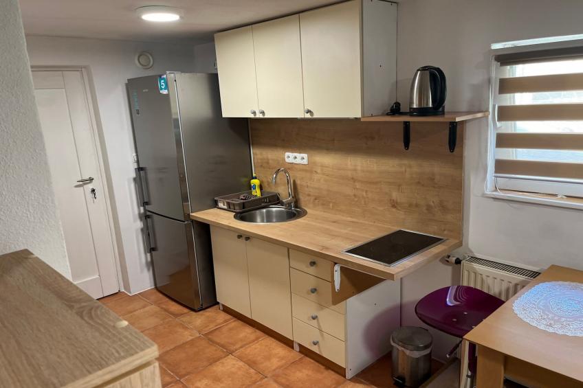 Meadow Tranquil Apartments with Evergreen Garden - Studio Apartment