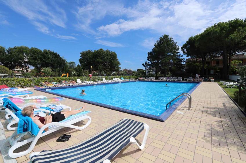 Vakantiehuis Bungalow in een rijtje met terras - BF-RYHV - foto 2