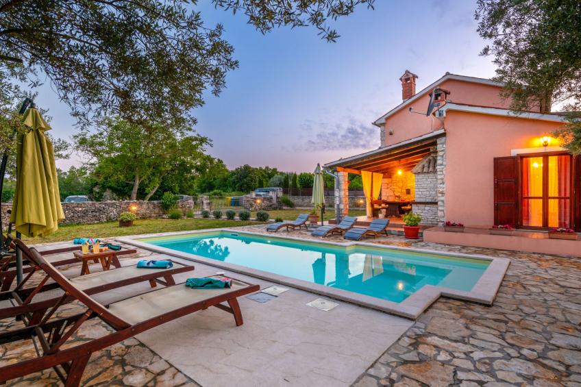 Villa mit privatem Pool und großem Garten - foto 4