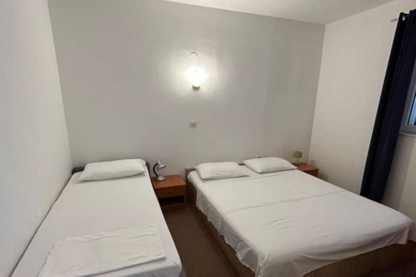 Apartments and Rooms Juradin - One Bedroom Apartment with Terrace (A1) - foto 3