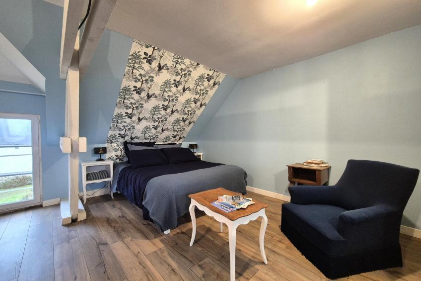 Studio au 1er étage