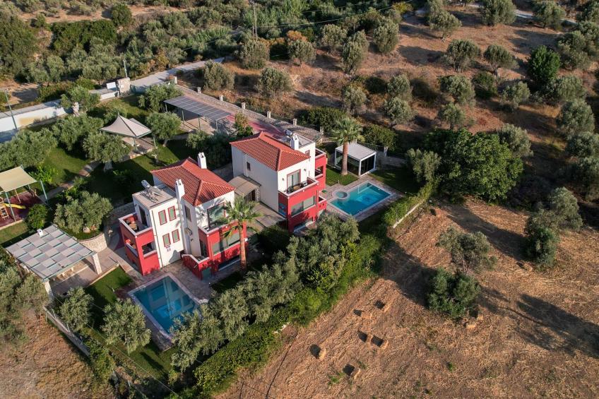 Neue Familienvillen mit 2 privaten Pools, Spielzimmer - foto 2